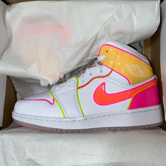 air jordan 1 mid edge glow gs